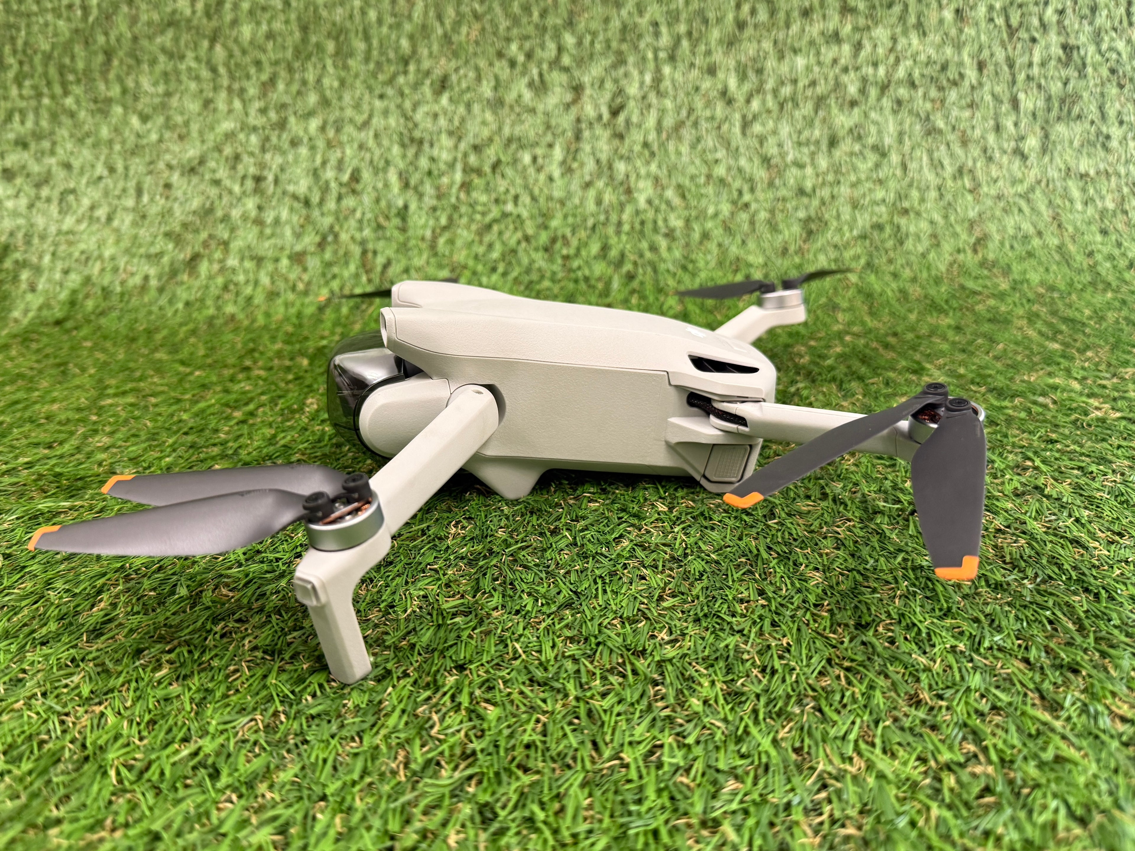 DJI Mini 3 Drone Bundle – Controller, Case & Accessories