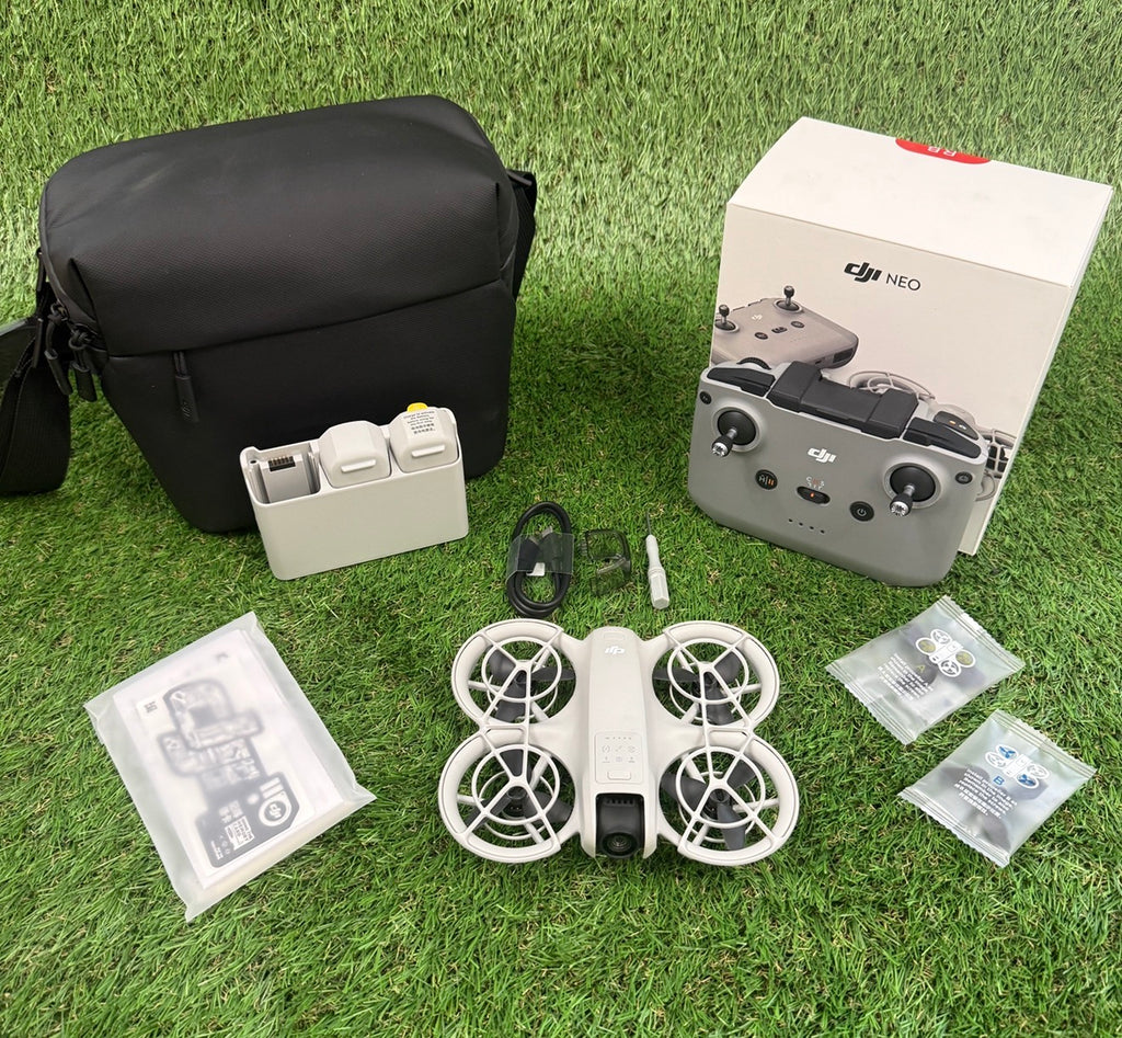DJI Neo Fly More Bundle - DJI Neo, RCN3 Controller, 3 Batteries & Charging Hub
