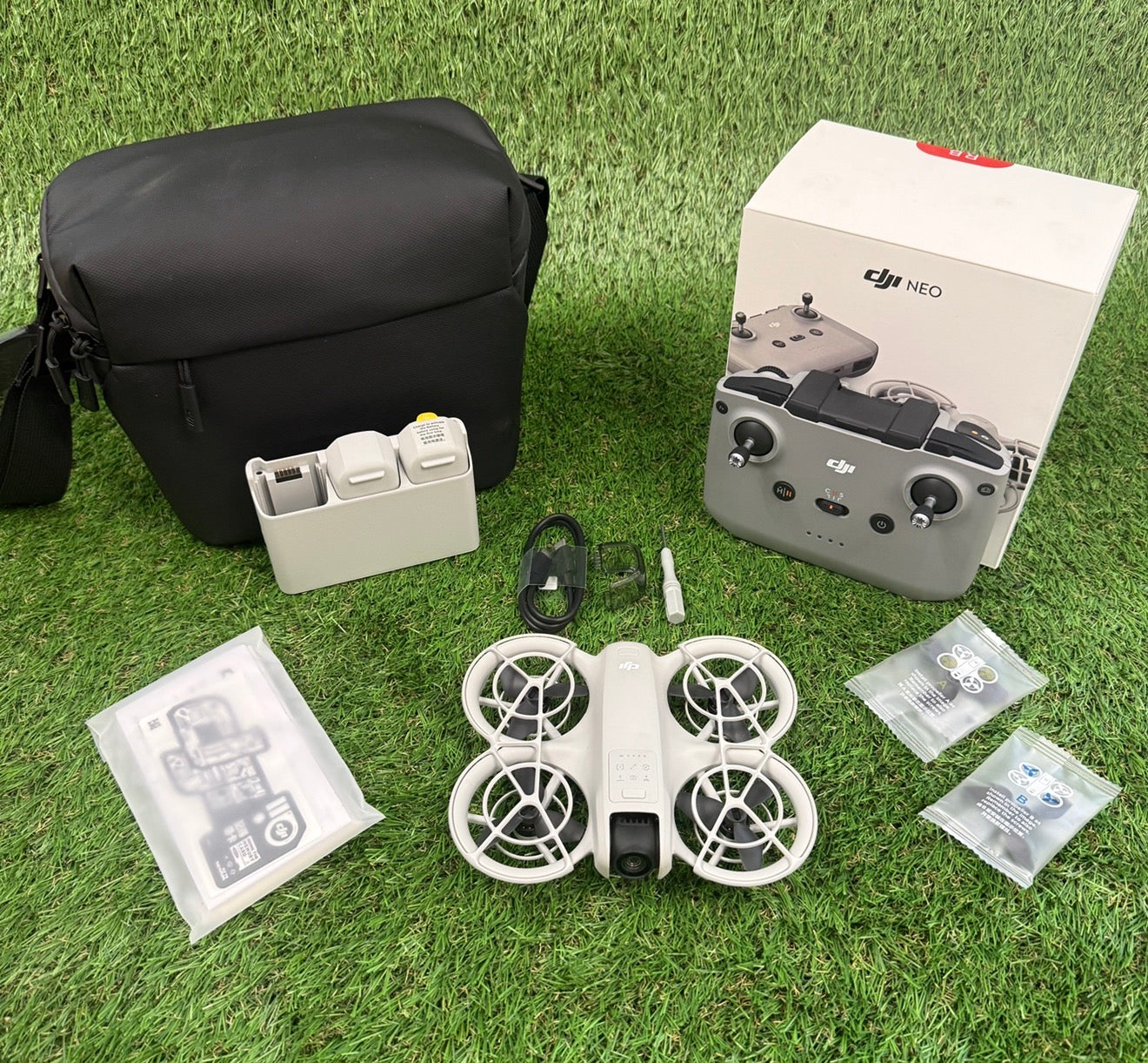 DJI Neo Fly More Bundle - DJI Neo, RCN3 Controller, 3 Batteries & Charging Hub