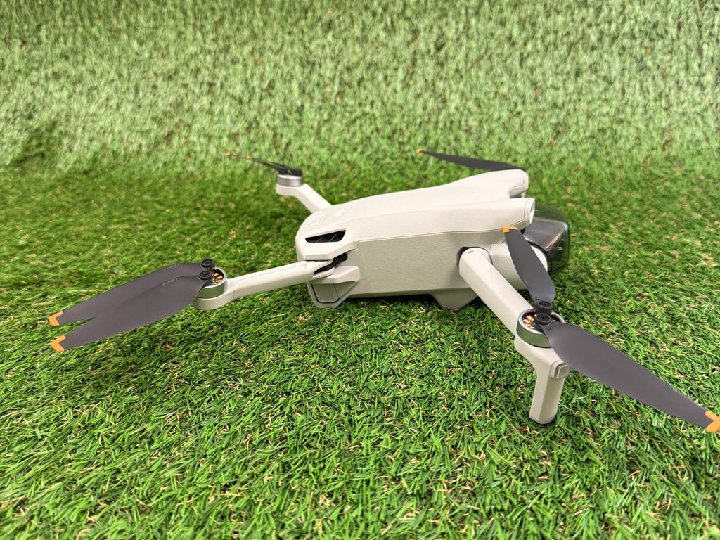 DJI Mini 3 Drone Bundle – Controller, Case & Accessories