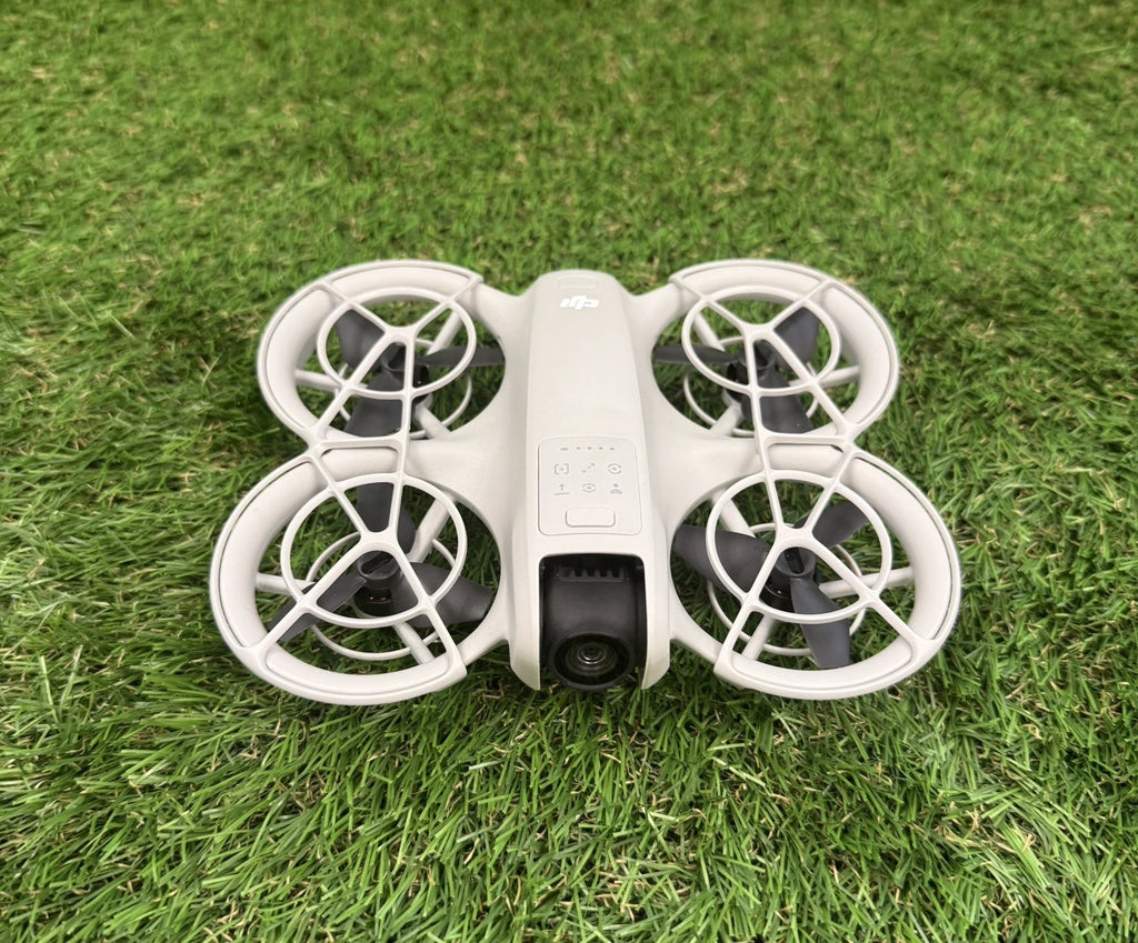 DJI Neo Fly More Bundle - DJI Neo, RCN3 Controller, 3 Batteries & Charging Hub