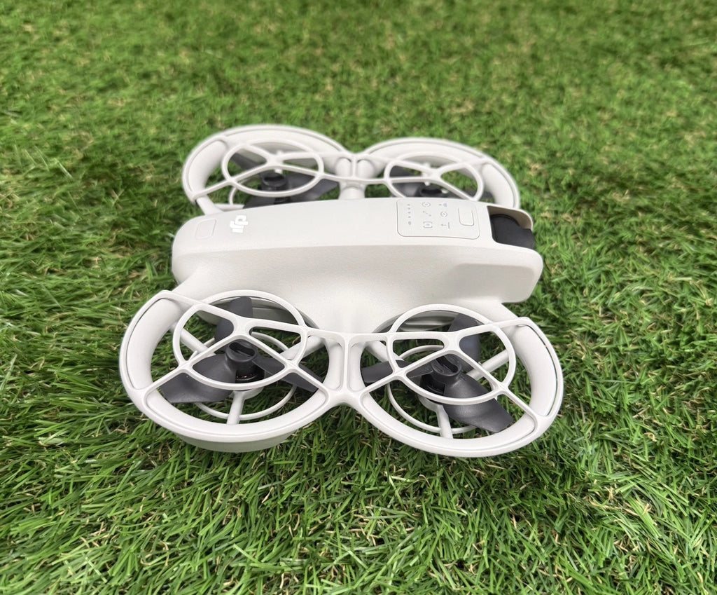 DJI Neo Fly More Bundle - DJI Neo, RCN3 Controller, 3 Batteries & Charging Hub