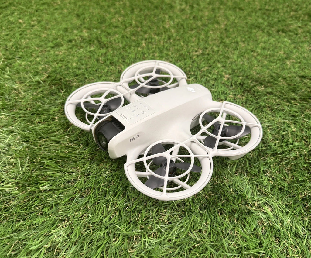 DJI Neo Fly More Bundle - DJI Neo, RCN3 Controller, 3 Batteries & Charging Hub