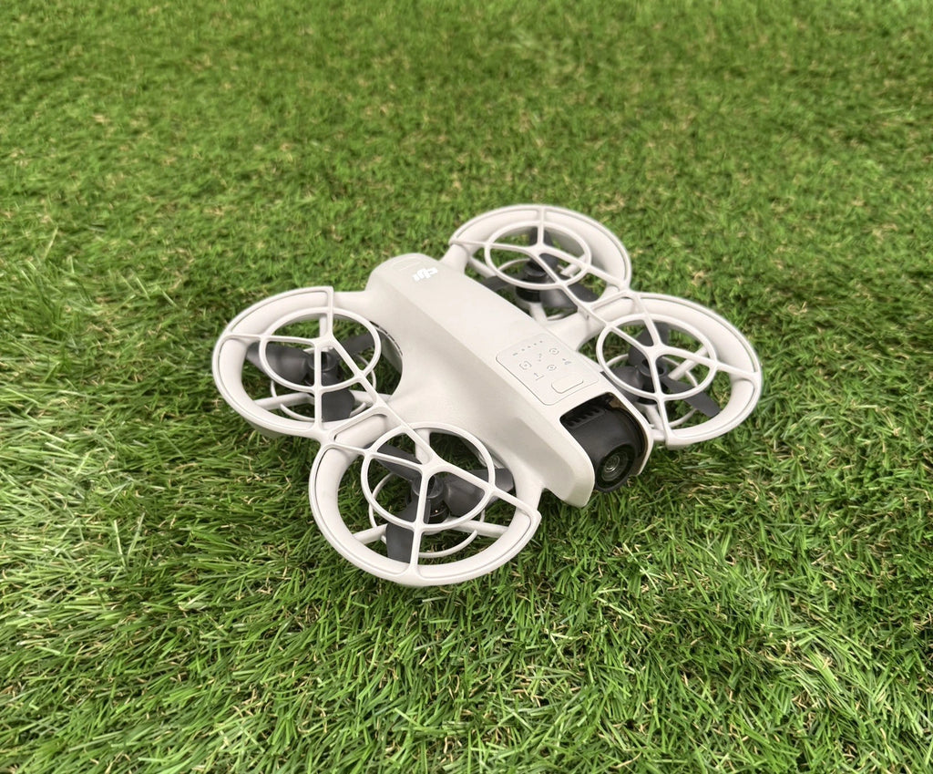 DJI Neo Fly More Bundle - DJI Neo, RCN3 Controller, 3 Batteries & Charging Hub
