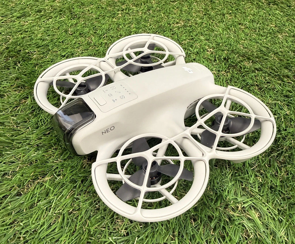 DJI Neo Fly More Bundle - DJI Neo, RCN3 Controller, 3 Batteries & Charging Hub